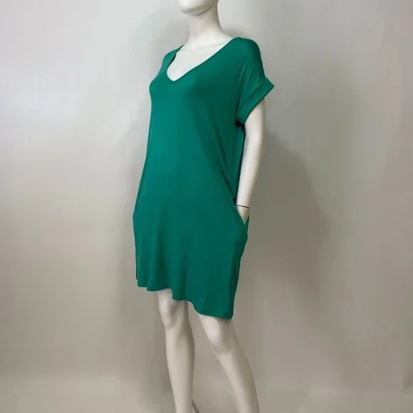 green emerald velvet dress Lace Top Emerald Green Bridesmaid Dress with Short Sleeves – FancyVestido main image 1